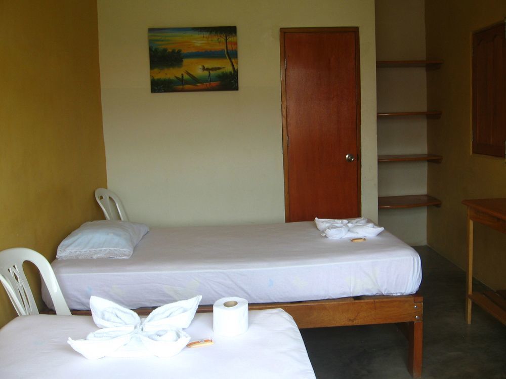 Amazon House Hotel Iquitos Buitenkant foto