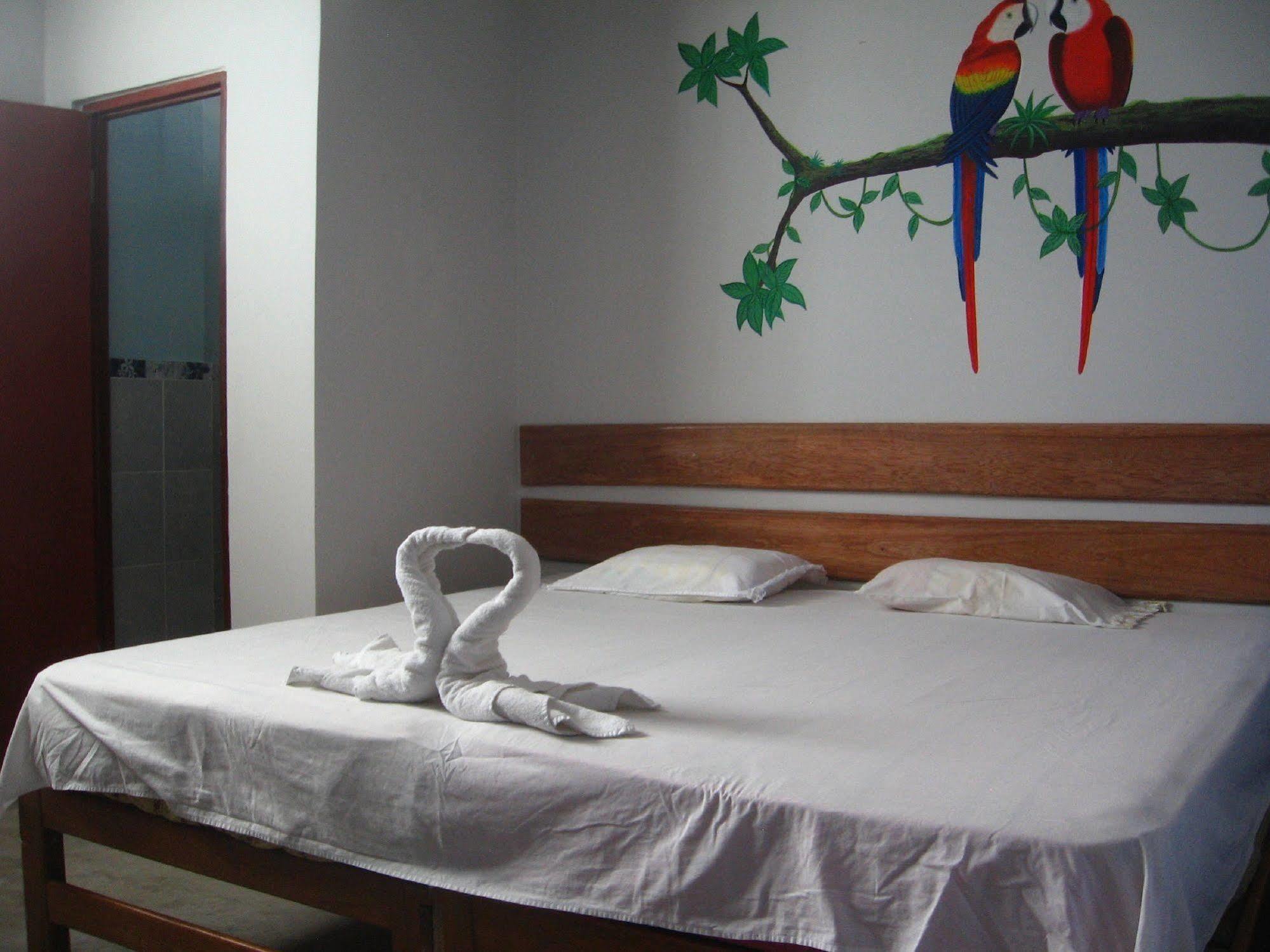 Amazon House Hotel Iquitos Buitenkant foto